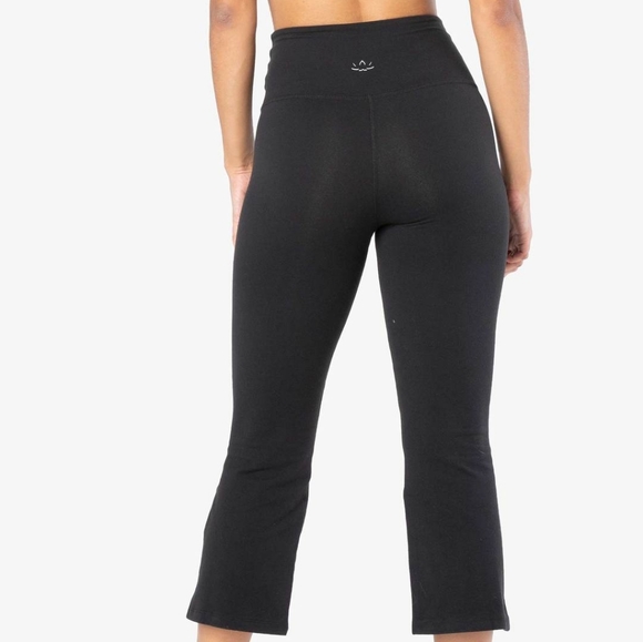 Beyond Yoga Original High Waisted Capri Legging Black NEW - Picture 3 of 9